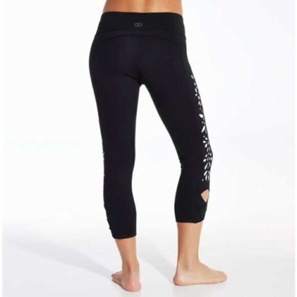 CALIA Laser Cut Capris in Black & Caviar/Mint Size Small - Picture 4 of 12